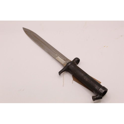 311 - Swedish M1896 Mauser knife bayonet, complete with scabbard and 'B' marked vertical strapped frog. Se... 