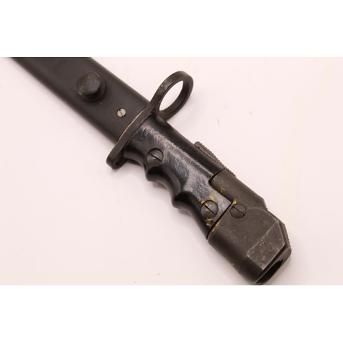 313 - British No. 7 Mk 1/L Lee Enfield bayonet, complete with original scabbard. Serial no. 8286. Blade L2... 