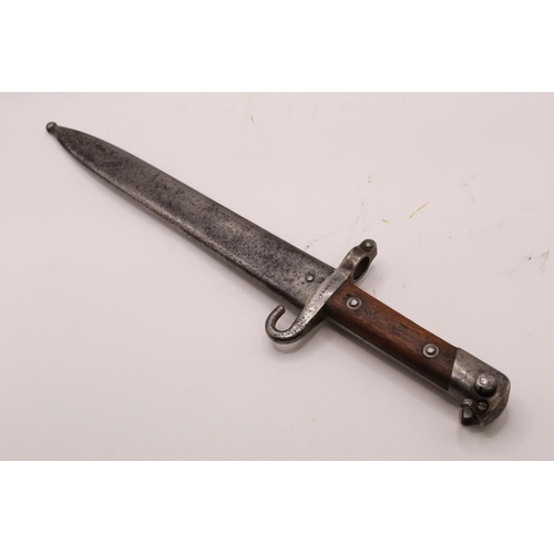 314 - Austrian M1885 NCO bayonet complete with scabbard. With crossed out serial no. 74011 to guard and a ... 