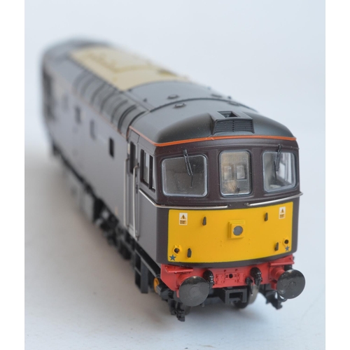 1064 - Heljan 33701 OO gauge West Coast Class 33/0 diesel electric locomotive 33 025 'Glen Falloch', model ... 