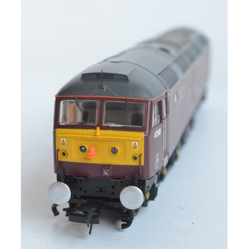 1066 - Bachmann OO gauge 32-818 West Coast Railways Class 47/0 47245 diesel electric locomotive model in at... 