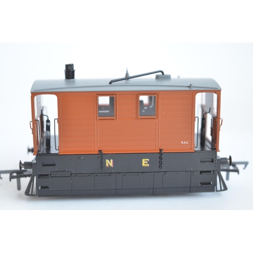 1070 - Charming and superbly detailed Model Rail MR-207 J70 0-6-0T OO gauge electric loco model in mint con... 