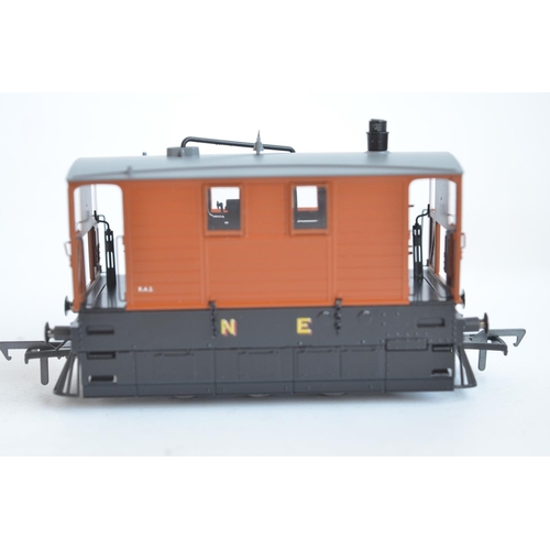 1070 - Charming and superbly detailed Model Rail MR-207 J70 0-6-0T OO gauge electric loco model in mint con... 