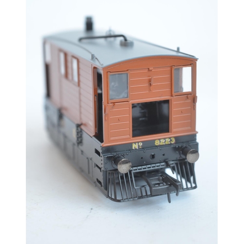 1070 - Charming and superbly detailed Model Rail MR-207 J70 0-6-0T OO gauge electric loco model in mint con... 