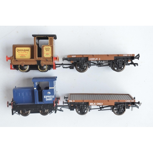 1071 - Two OO gauge Ruston & Hornsby 48DS 0-4-0 highly detailed electric train models with flatbed wagons f... 