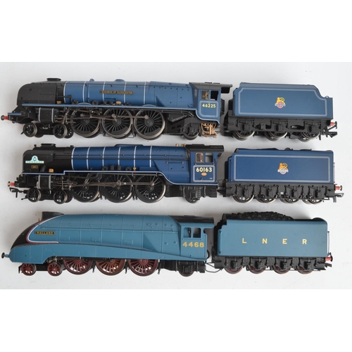 1074 - Three boxed OO gauge electric steam train models to include Hornby R3371 LNER Class A4 'Mallard' (pl... 