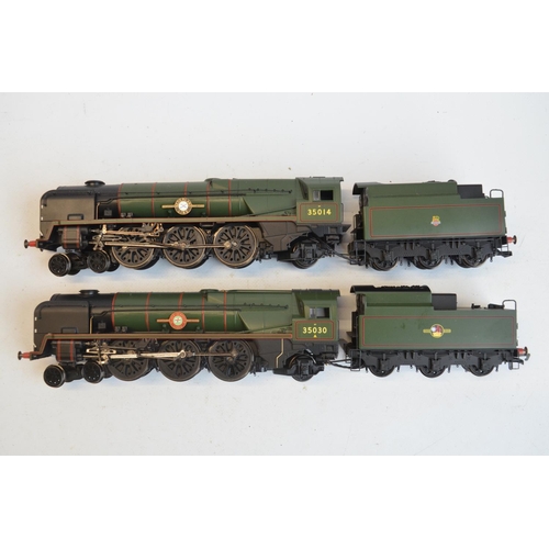 1079 - Two boxed OO gauge Merchant Navy Class (rebuilt) electric steam locomotive models from Hornby to inc... 