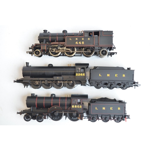 1082 - Three boxed OO gauge electric steam train models, all in LNER black liveries to include Hornby R3521... 