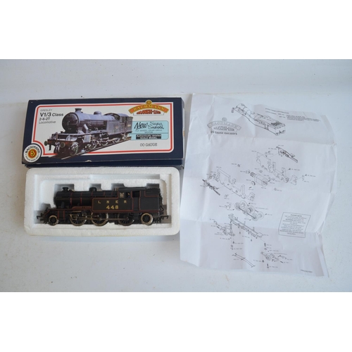 1082 - Three boxed OO gauge electric steam train models, all in LNER black liveries to include Hornby R3521... 