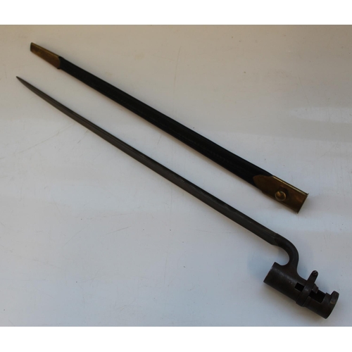 320 - British P1853 Martini Henry/Enfield socket bayonet, with unoriginal leather scabbard. With governmen... 