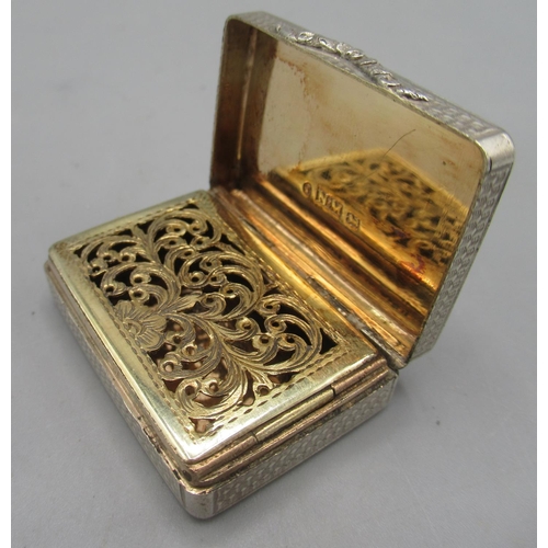 1075 - Victorian silver vinaigrette with engine turned pattern, monogrammed shield cartouche, gilt interior... 