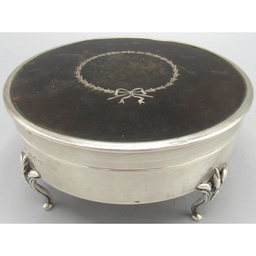 1058 - George V silver and tortoiseshell trinket box with silver pique wreath & bow motif to the lid, four ... 