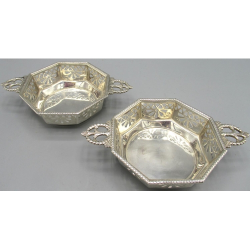 1084 - Pair of Art Deco silver bon bon dishes in octagonal form with pierced sides by Mappin & Webb, Birmin... 