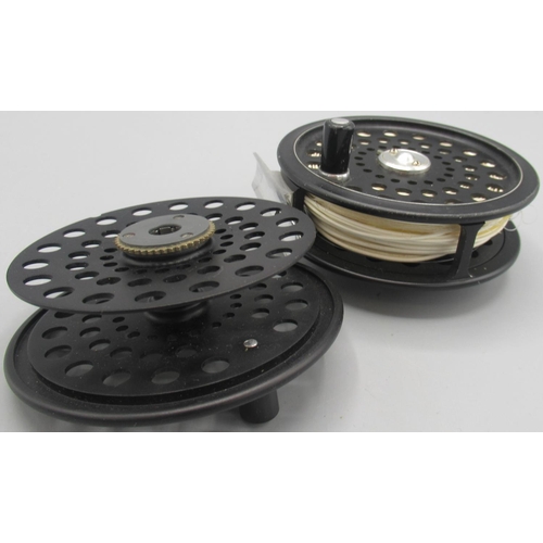 1295 - House of Hardy 'Ultralite Disc' #7 fly reel with spare spool and grey pouch (3)