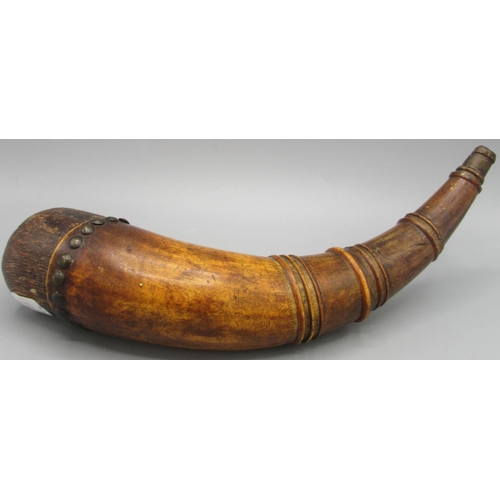 1117 - 19th century cow horn powder flask, ribbed body incised decorated with naive horses, fish and birds,... 