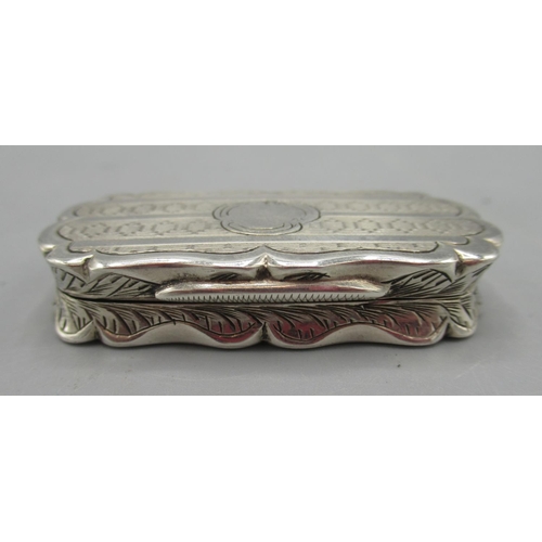 1059 - Victorian silver vinaigrette decorated with engine turned bands of pattern, vacant cartouche, serpen... 