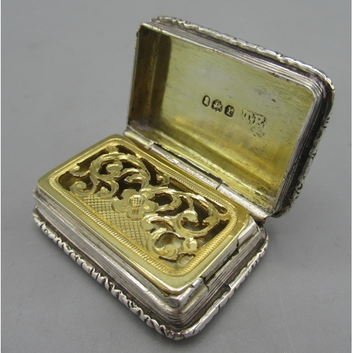 1061 - William IV silver vinaigrette with engine turned decoration, monogrammed cartouche, gilt interior wi... 