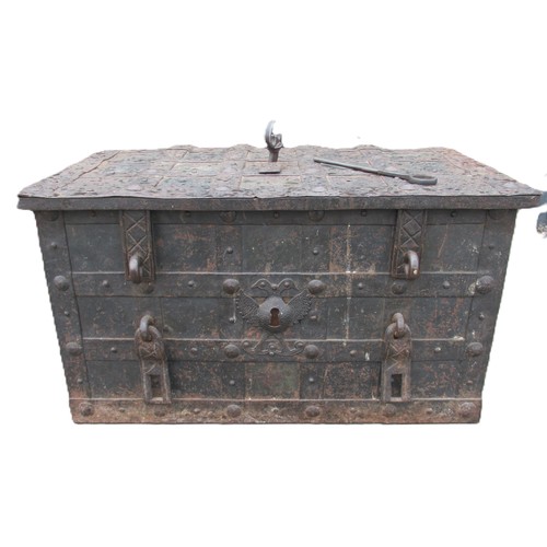 1410 - German iron Armada chest, hinged top with central key, and visible interior lock, two side handles, ... 