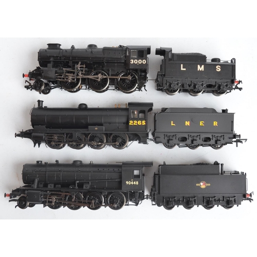 1083 - Three boxed OO gauge electric steam train models from Hornby, all black livery to include Bachmann 3... 