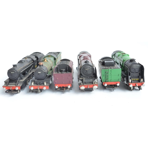 1103 - Four unboxed OO gauge electric steam train models from Wrenn, please refer to photos for condition e... 