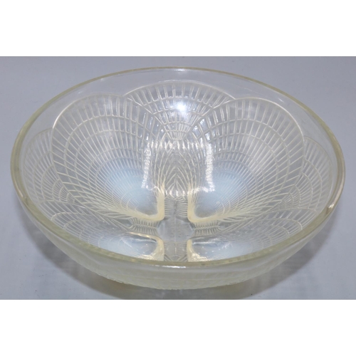 1110 - René Lalique (French, 1860-1945), a 'Coquilles' clear and opalescent glass bowl, engraved 'R LALIQUE... 