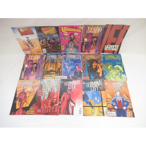 1451 - Vertigo Comics - mixed collection of Vertigo comics to inc. Astro City, The Unwritten, 2020 Visions,... 