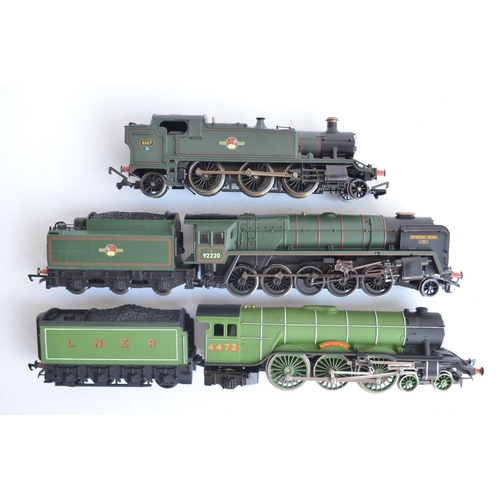 1115 - Three boxed OO gauge electric steam train models from Hornby to include R2785 BR green Class 9F 9222... 