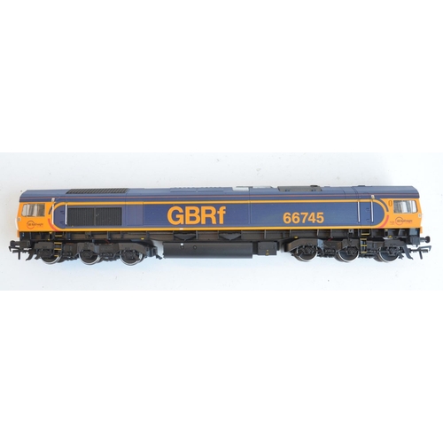 1124 - Bachmann OO gauge 32-727X Class 66 Diesel 66745 GBRf Europorte 'Modern Railways', key Publishing exc... 