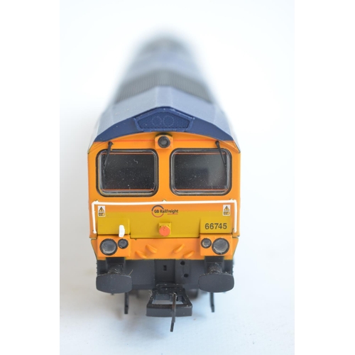 1124 - Bachmann OO gauge 32-727X Class 66 Diesel 66745 GBRf Europorte 'Modern Railways', key Publishing exc... 