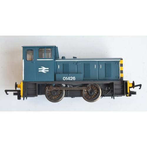 1125 - Two Hornby OO gauge diesel electric locomotive models, both BR double arrow livery to include R3287T... 