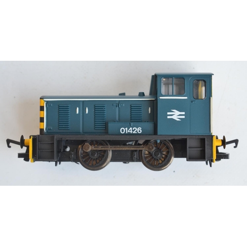 1125 - Two Hornby OO gauge diesel electric locomotive models, both BR double arrow livery to include R3287T... 