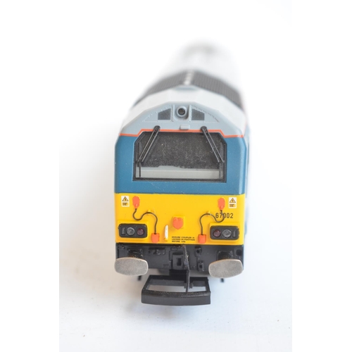 1126 - Hornby OO gauge R3183 Arriva Trains Class 67 Bo-Bo diesel electric train model 67002 in at least nea... 