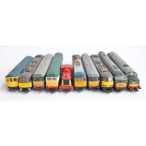 1130 - Ten OO gauge diesel electric locomotive models from Hornby, Bachmann, Triang and Lima to include a b... 