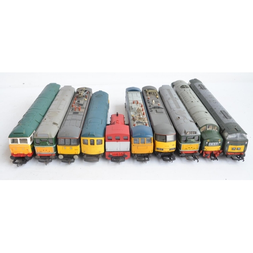 1130 - Ten OO gauge diesel electric locomotive models from Hornby, Bachmann, Triang and Lima to include a b... 