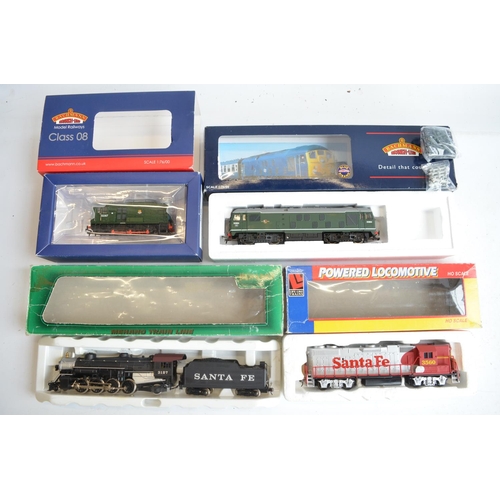 1131 - Collection of previously used OO/HO gauge railway models and accessories to include a boxed Bachmann... 