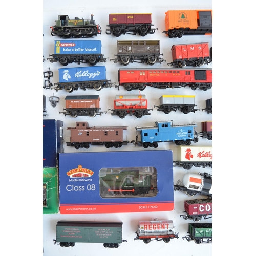 1131 - Collection of previously used OO/HO gauge railway models and accessories to include a boxed Bachmann... 