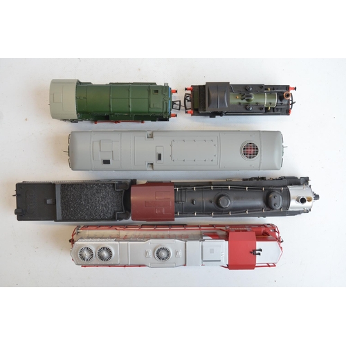 1131 - Collection of previously used OO/HO gauge railway models and accessories to include a boxed Bachmann... 