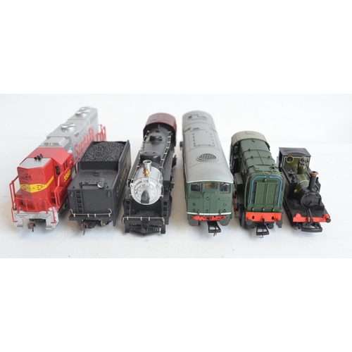 1131 - Collection of previously used OO/HO gauge railway models and accessories to include a boxed Bachmann... 