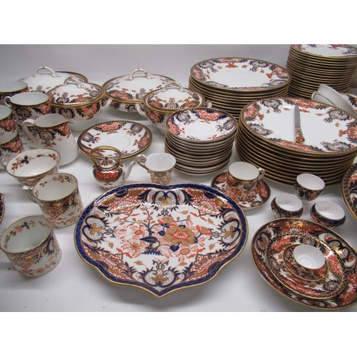 1150 - Large collection of Royal Crown Derby 'Derby Japan' and other patten dinner and tea wares, to incl. ... 