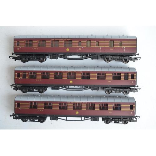 1135 - Hornby R4873 OO gauge LMS crimson liveried coach pack with 1st open class coaches 1070 and 1071 plus... 