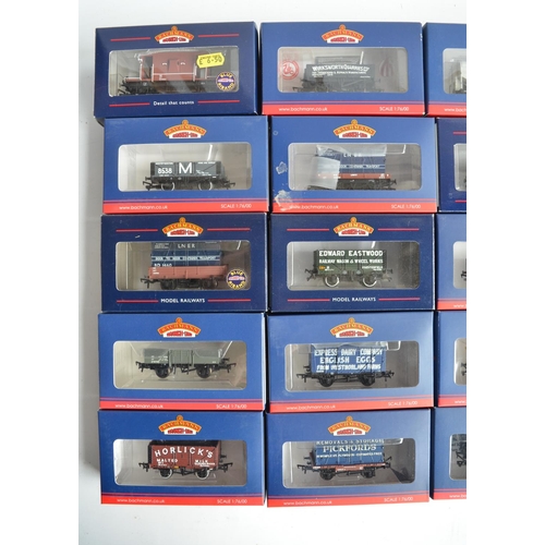 1140 - Collection of boxed OO gauge goods wagons from Bachmann, models generally in at least excellent and ... 