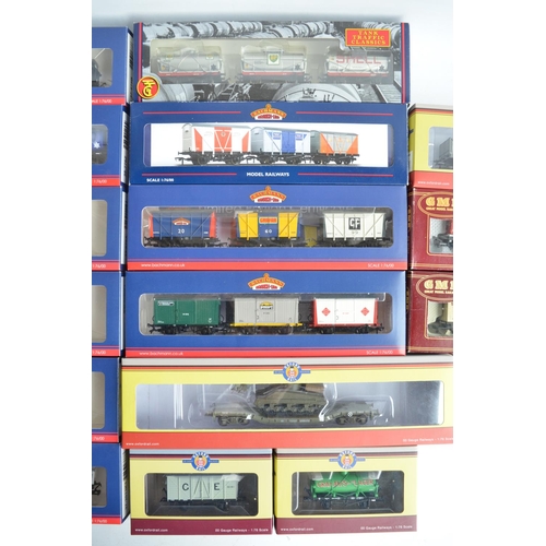 1141 - Collection of boxed OO gauge goods wagons from Bachmann, Airfix and Oxford Rail to include multi-wag... 