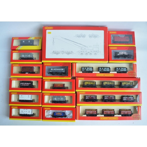 1142 - Collection of boxed OO gauge goods and service wagons from Hornby to include R6104 75 ton operating ... 