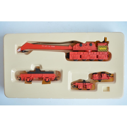 1142 - Collection of boxed OO gauge goods and service wagons from Hornby to include R6104 75 ton operating ... 