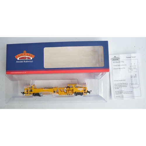 1149 - Bachmann 36-165A OO gauge Plasser Tamper Machine Plasser & Theurer (motorised), model in mint condit... 