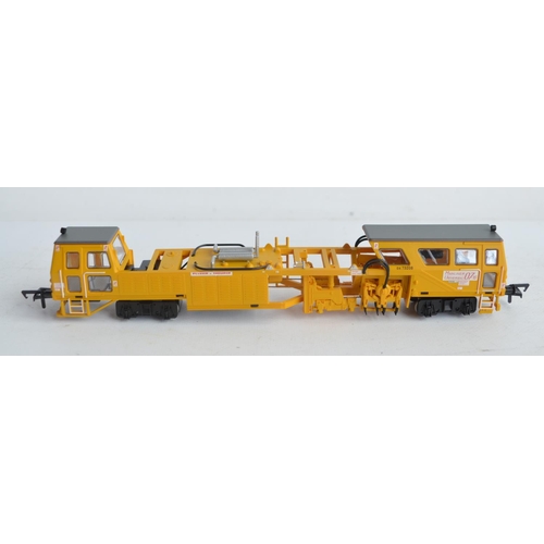 1149 - Bachmann 36-165A OO gauge Plasser Tamper Machine Plasser & Theurer (motorised), model in mint condit... 