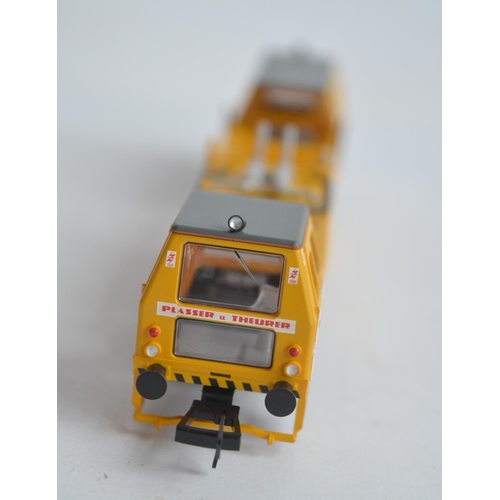 1149 - Bachmann 36-165A OO gauge Plasser Tamper Machine Plasser & Theurer (motorised), model in mint condit... 