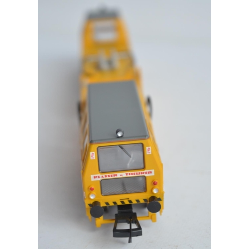 1149 - Bachmann 36-165A OO gauge Plasser Tamper Machine Plasser & Theurer (motorised), model in mint condit... 