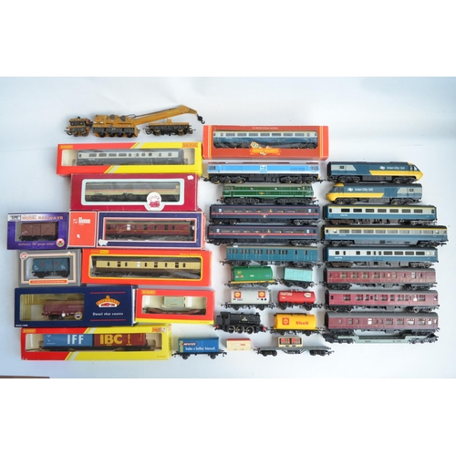 1150 - Collection of boxed and unboxed OO gauge loco, rolling stock and coach models from Hornby, Lima, Tri... 