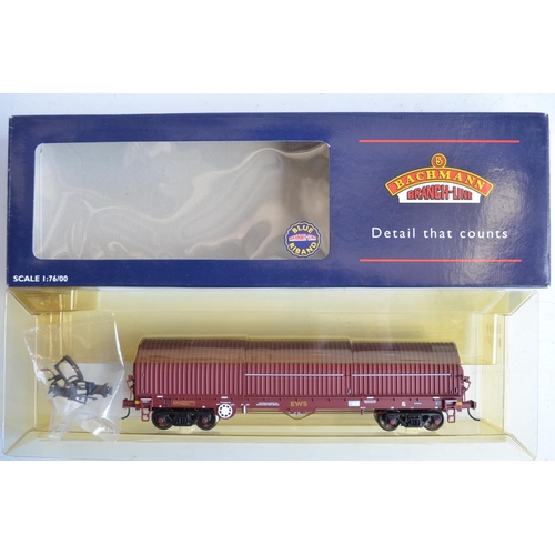 1150 - Collection of boxed and unboxed OO gauge loco, rolling stock and coach models from Hornby, Lima, Tri... 